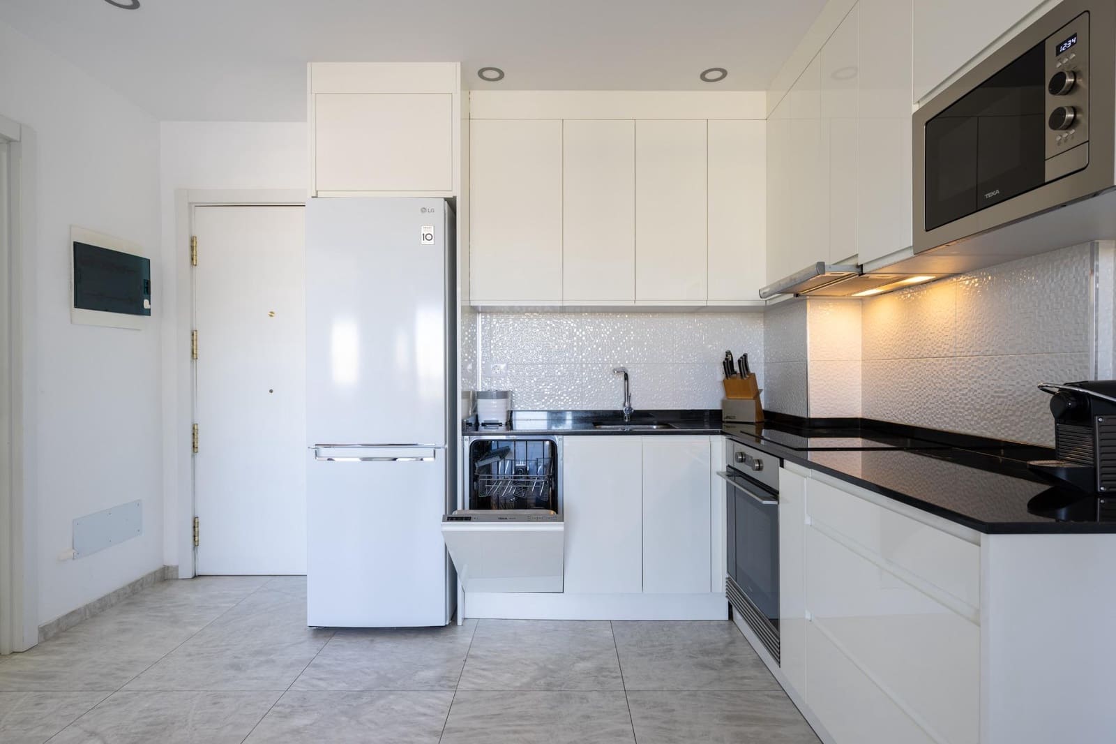 1 bedroom Apartment for sale in Playa del Ingles with pool - € 299,000 (Ref: 9839535)