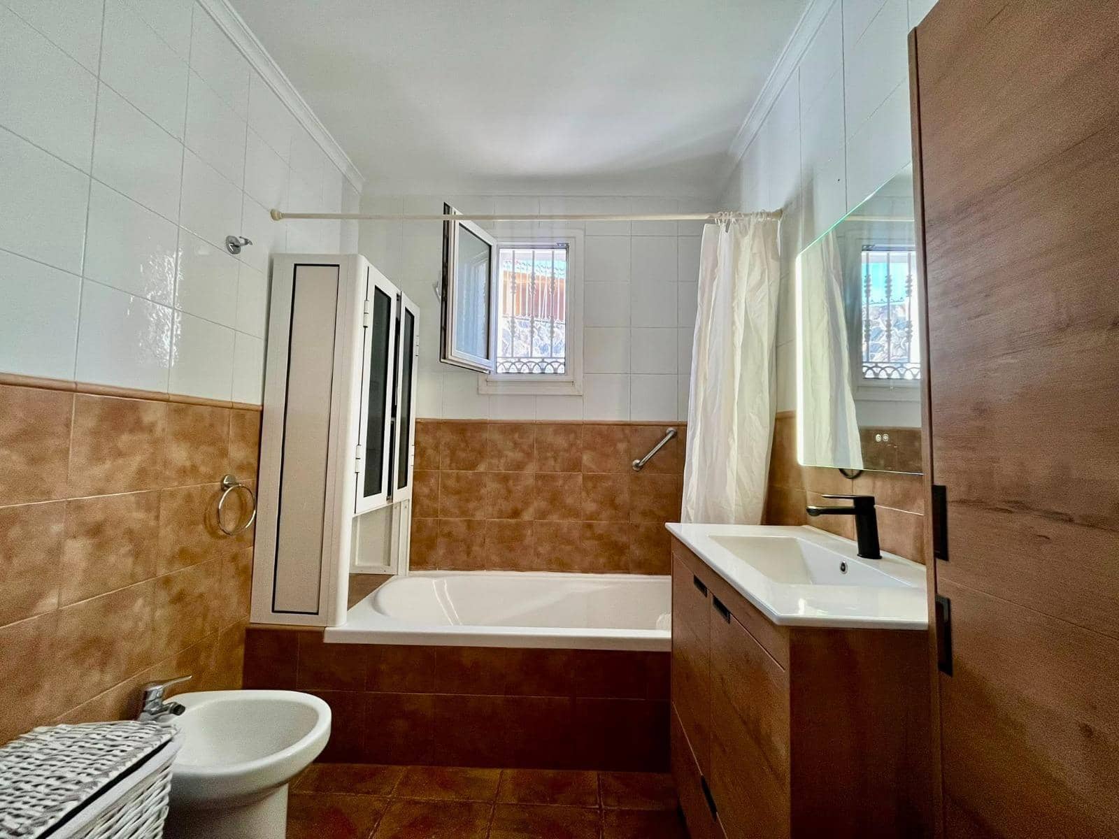 1 bedroom Bungalow for rent in Montana la Data with garage - € 1,450 (Ref: 9896253)