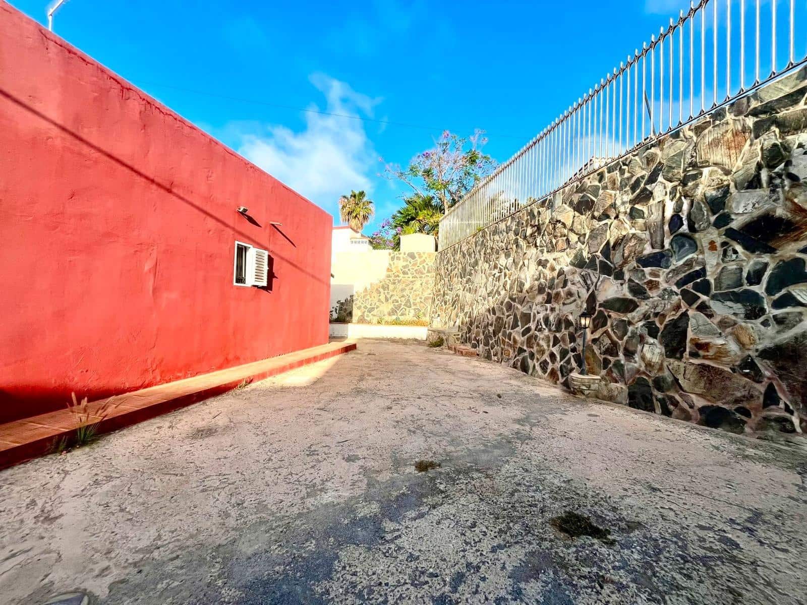 1 bedroom Bungalow for rent in Montana la Data with garage - € 1,450 (Ref: 9896253)