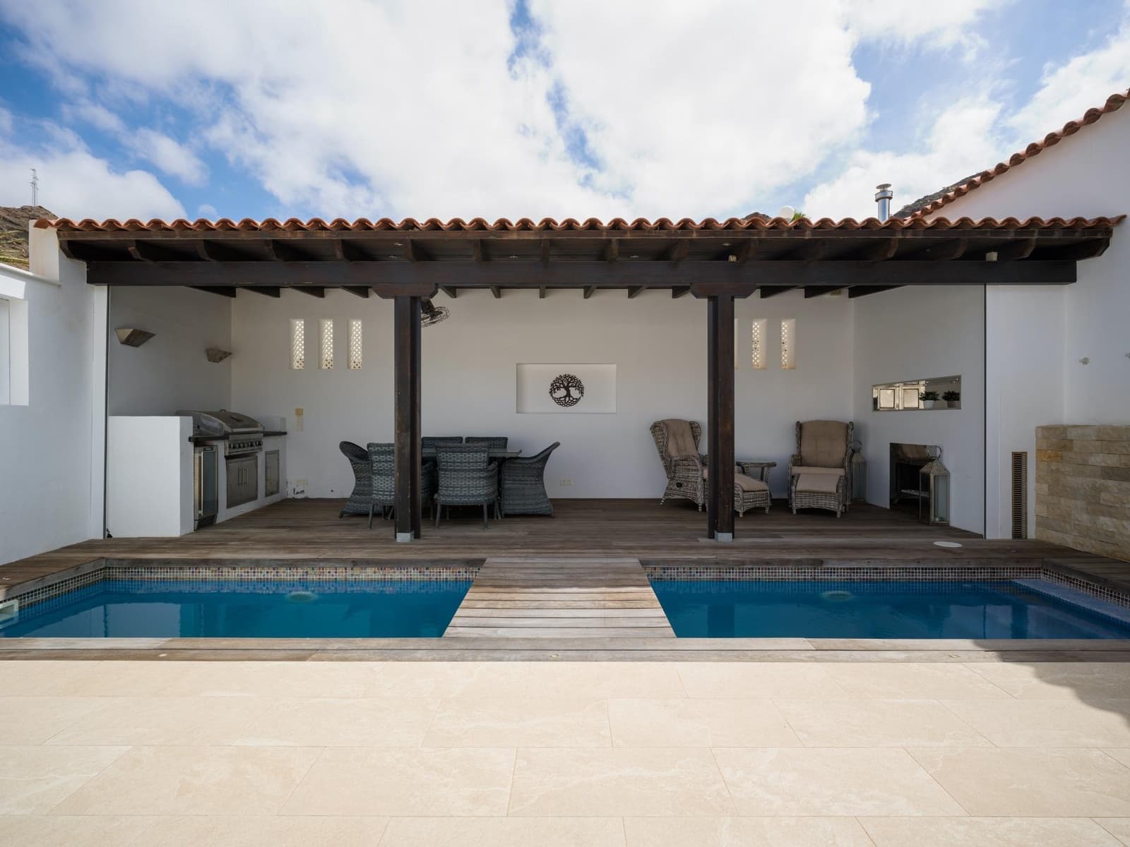3 bedroom Villa for sale in Tauro with pool garage - € 820,000 (Ref: 9924760)