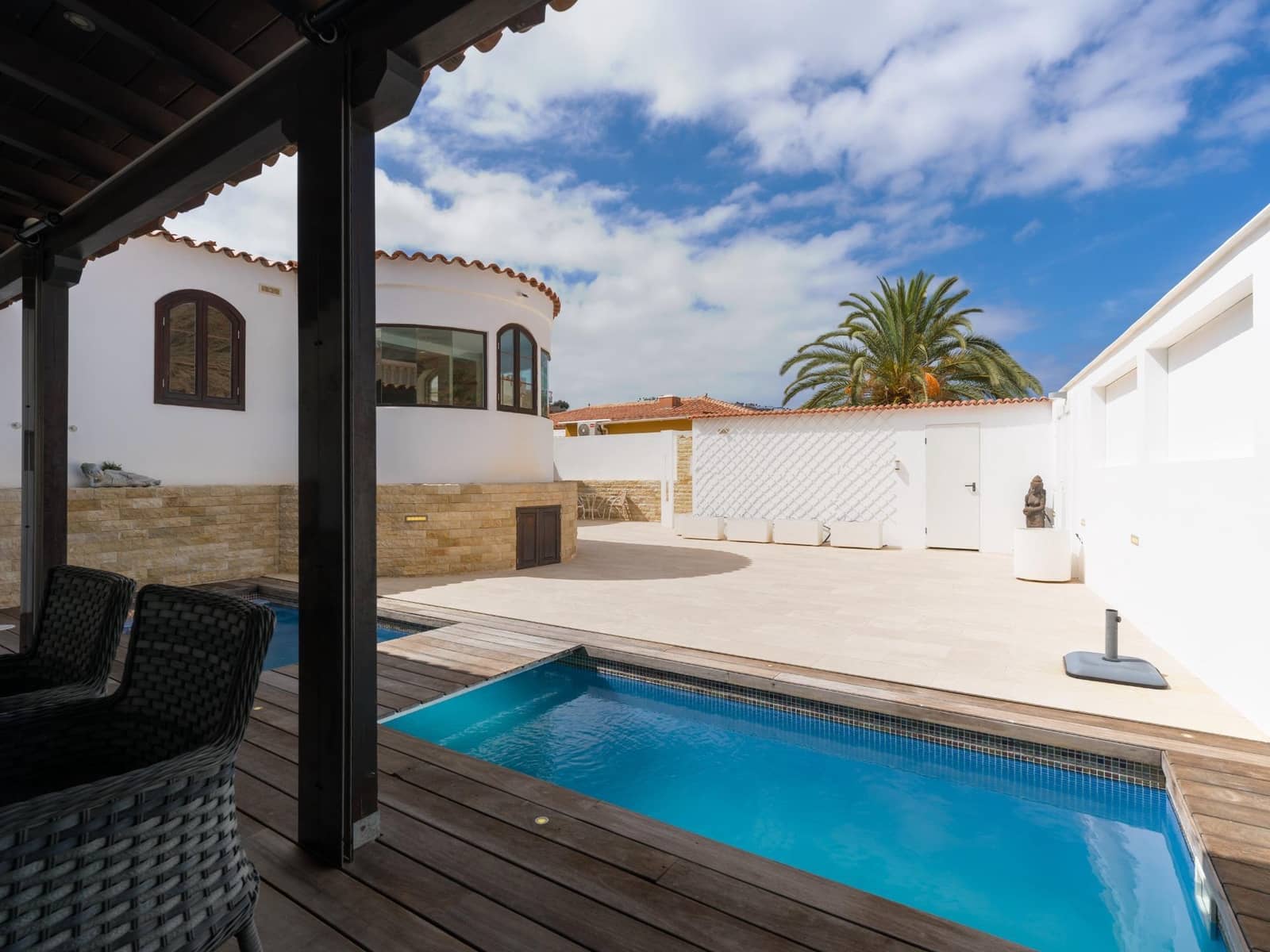 3 bedroom Villa for sale in Tauro with pool garage - € 820,000 (Ref: 9924760)