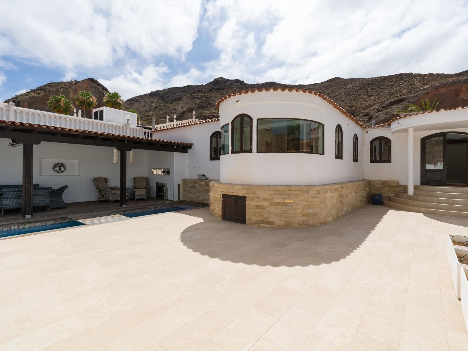 3 bedroom Villa for sale in Tauro with pool garage - € 820,000 (Ref: 9924760)