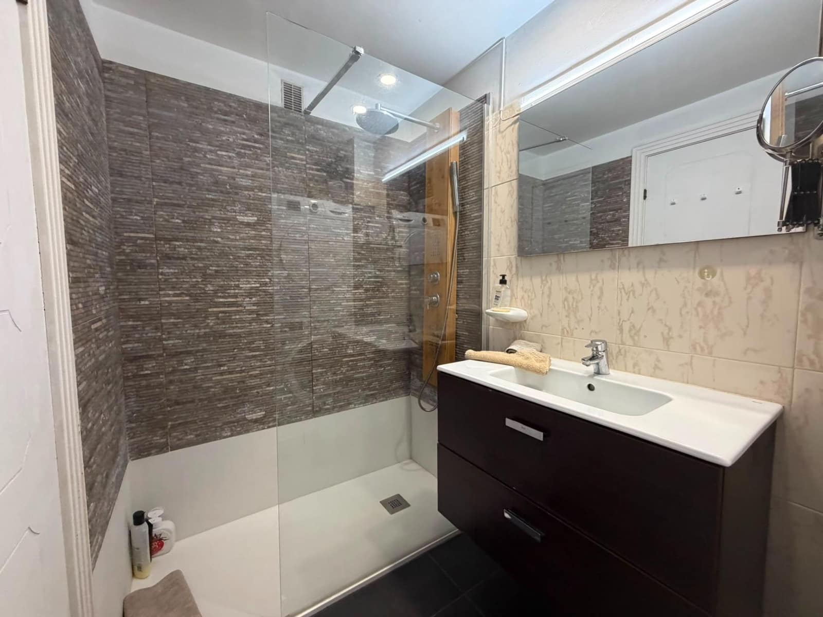 2 sypialnia Apartament do wynajęcia w Telde z basenem - 1 150 € (Ref: 9938388)