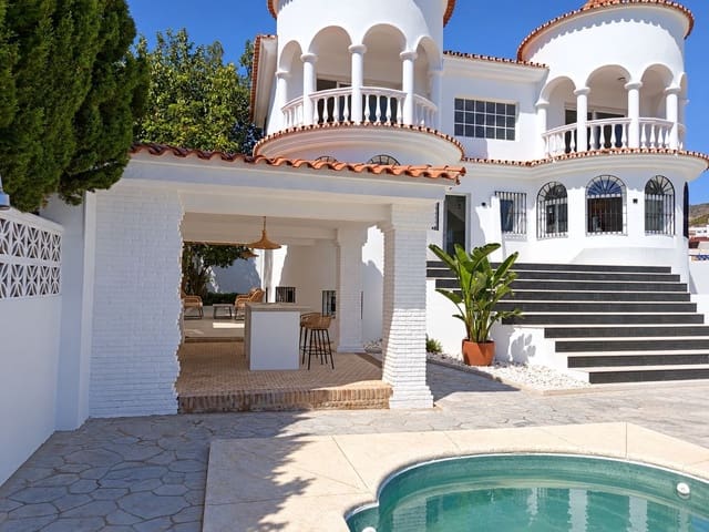5 Zimmer Villa zu verkaufen in Arroyo de la Miel, Benalmádena mit Pool Garage - 950.000 € (Ref: 10085478)