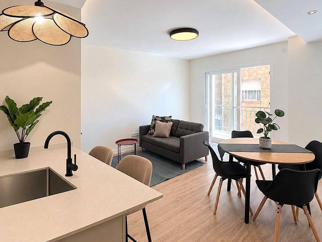 3 bedroom Flat for sale in Malaga city - € 420,000 (Ref: 10094179)