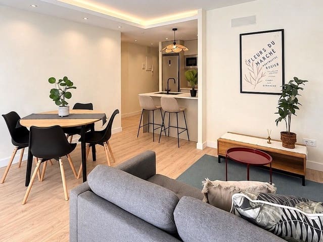 3 bedroom Flat for sale in El Palo, Málaga city - € 420,000 (Ref: 10094179)