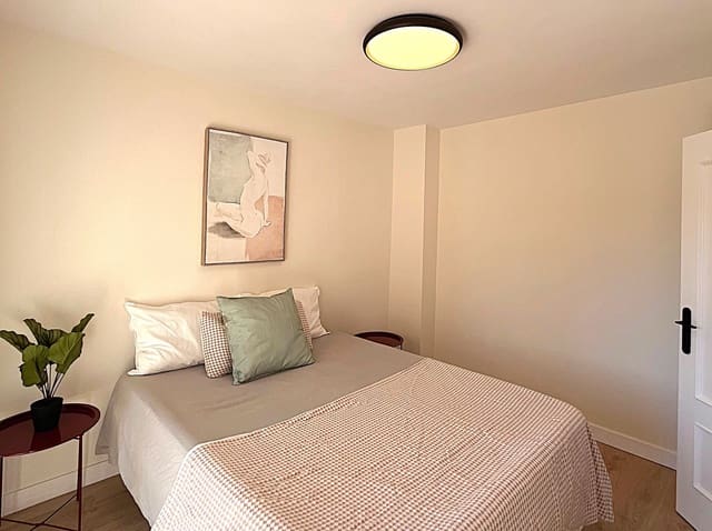 3 bedroom Flat for sale in El Palo, Málaga city - € 420,000 (Ref: 10094179)