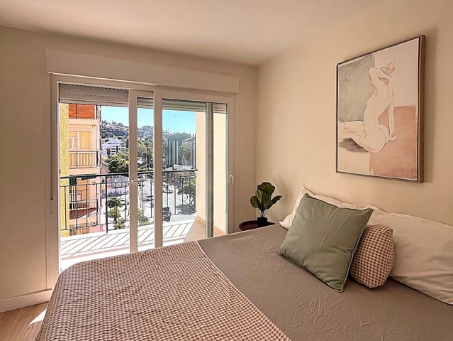 3 bedroom Flat for sale in El Palo, Málaga city - € 420,000 (Ref: 10094179)
