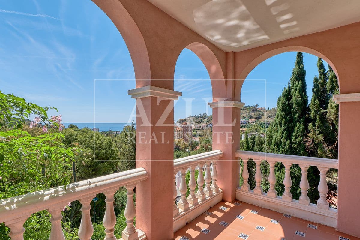 5 bedroom Villa for sale in Malaga city with pool garage - € 1,995,000 (Ref: 10118732)