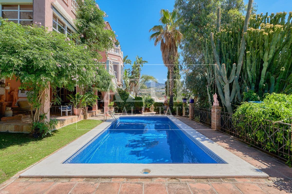 5 bedroom Villa for sale in Malaga city with pool garage - € 1,995,000 (Ref: 10118732)