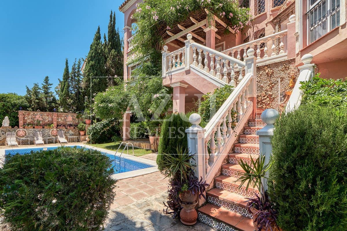 5 bedroom Villa for sale in Malaga city with pool garage - € 1,995,000 (Ref: 10118732)