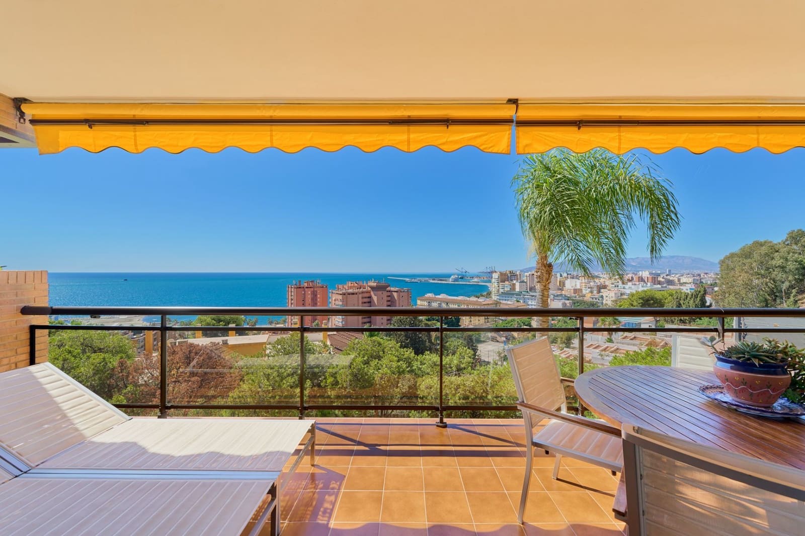 5 soverom Leilighet til salgs i Malaga by med svømmebasseng garasje - € 1 650 000 (Ref: 10131168)