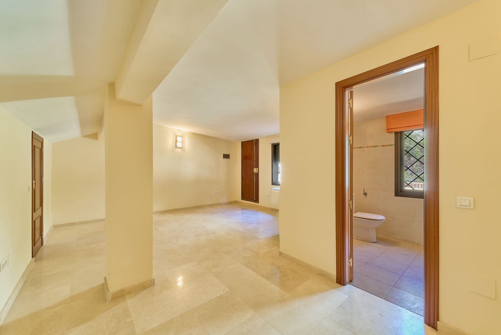 5 soverom Leilighet til salgs i Malaga by med svømmebasseng garasje - € 1 650 000 (Ref: 10131168)