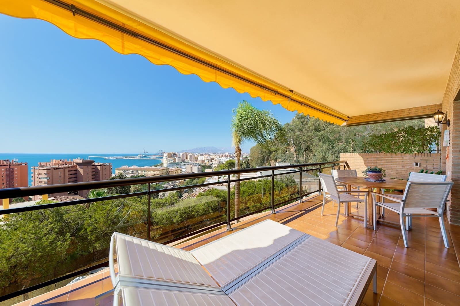 5 soverom Leilighet til salgs i Malaga by med svømmebasseng garasje - € 1 650 000 (Ref: 10131168)