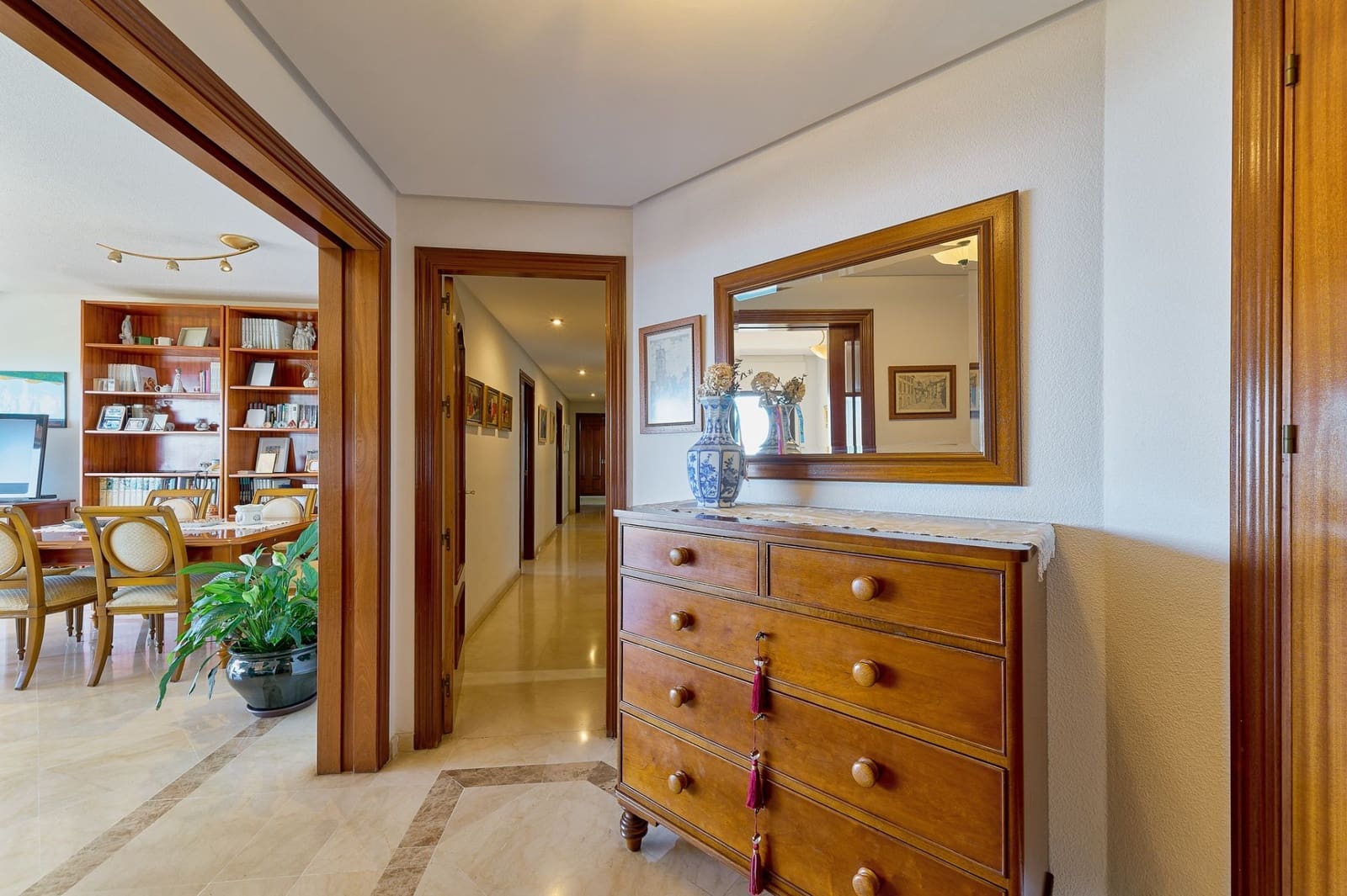 5 soverom Leilighet til salgs i Malaga by med svømmebasseng garasje - € 1 650 000 (Ref: 10131168)