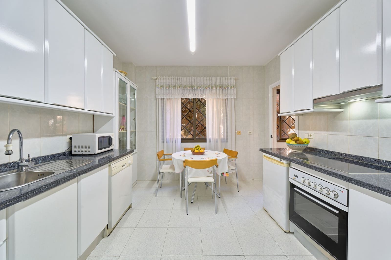 5 soverom Leilighet til salgs i Malaga by med svømmebasseng garasje - € 1 650 000 (Ref: 10131168)