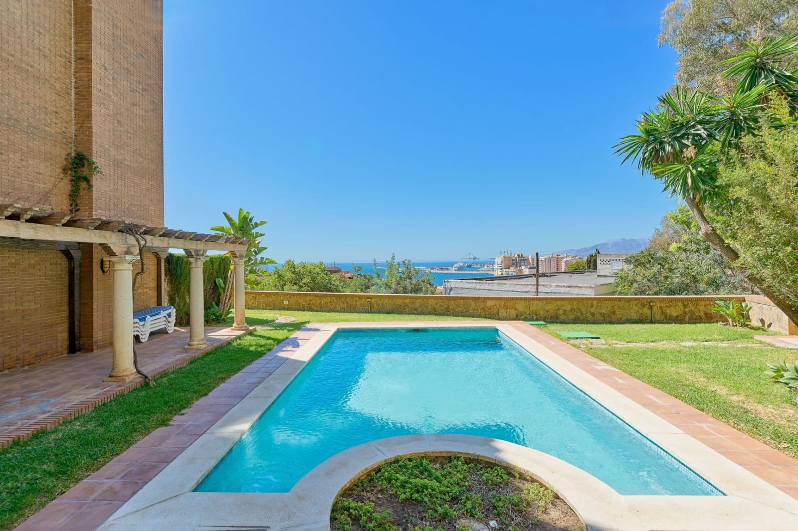 5 soverom Leilighet til salgs i Malaga by med svømmebasseng garasje - € 1 650 000 (Ref: 10131168)