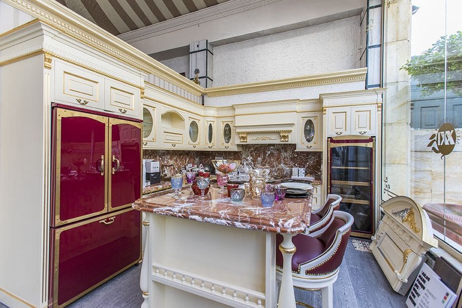 Erhverv til salg i Marbella - € 4.200.000 (Ref: 5669875)