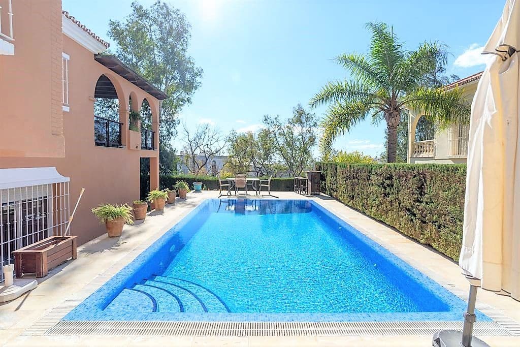 4 soverom Villa til salgs i Malaga by med svømmebasseng garasje - € 1 280 000 (Ref: 7344670)