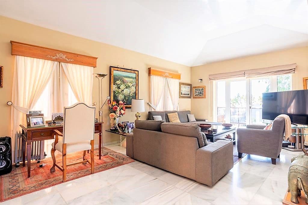 4 soverom Villa til salgs i Malaga by med svømmebasseng garasje - € 1 280 000 (Ref: 7344670)