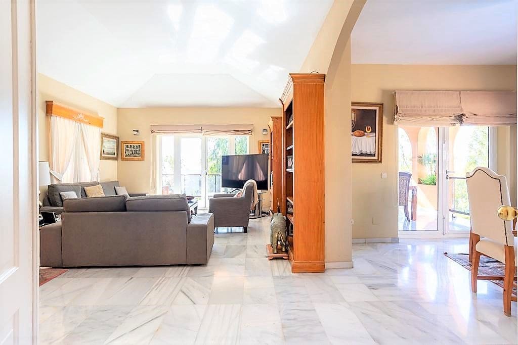4 soverom Villa til salgs i Malaga by med svømmebasseng garasje - € 1 280 000 (Ref: 7344670)