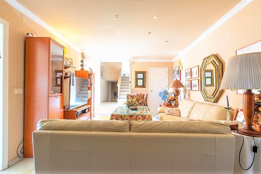 4 soverom Villa til salgs i Malaga by med svømmebasseng garasje - € 1 280 000 (Ref: 7344670)