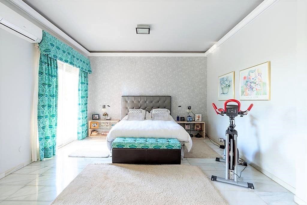 4 soverom Villa til salgs i Malaga by med svømmebasseng garasje - € 1 280 000 (Ref: 7344670)