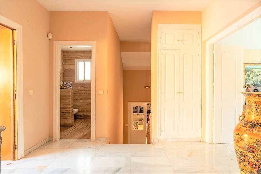 4 soverom Villa til salgs i Malaga by med svømmebasseng garasje - € 1 280 000 (Ref: 7344670)