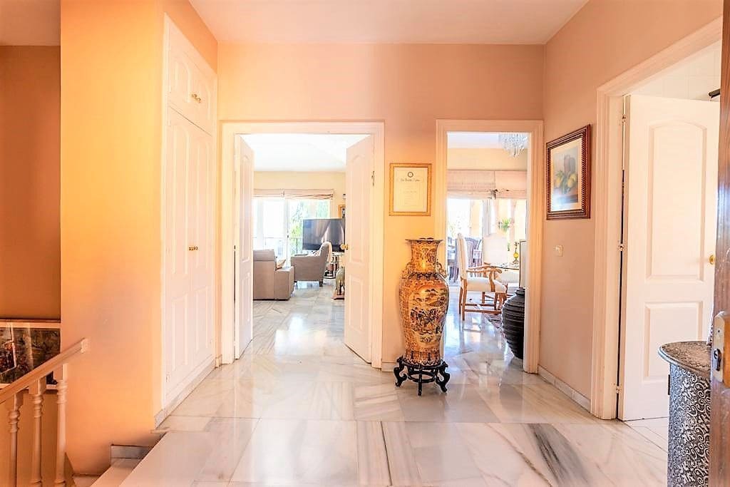 4 soverom Villa til salgs i Malaga by med svømmebasseng garasje - € 1 280 000 (Ref: 7344670)