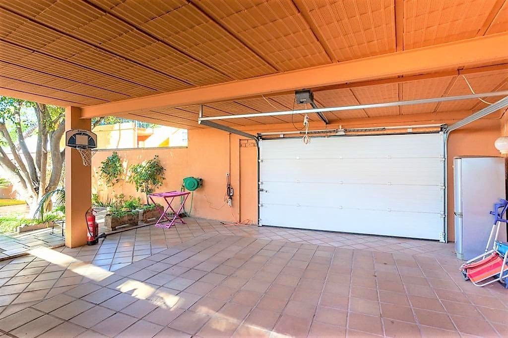 4 soverom Villa til salgs i Malaga by med svømmebasseng garasje - € 1 280 000 (Ref: 7344670)