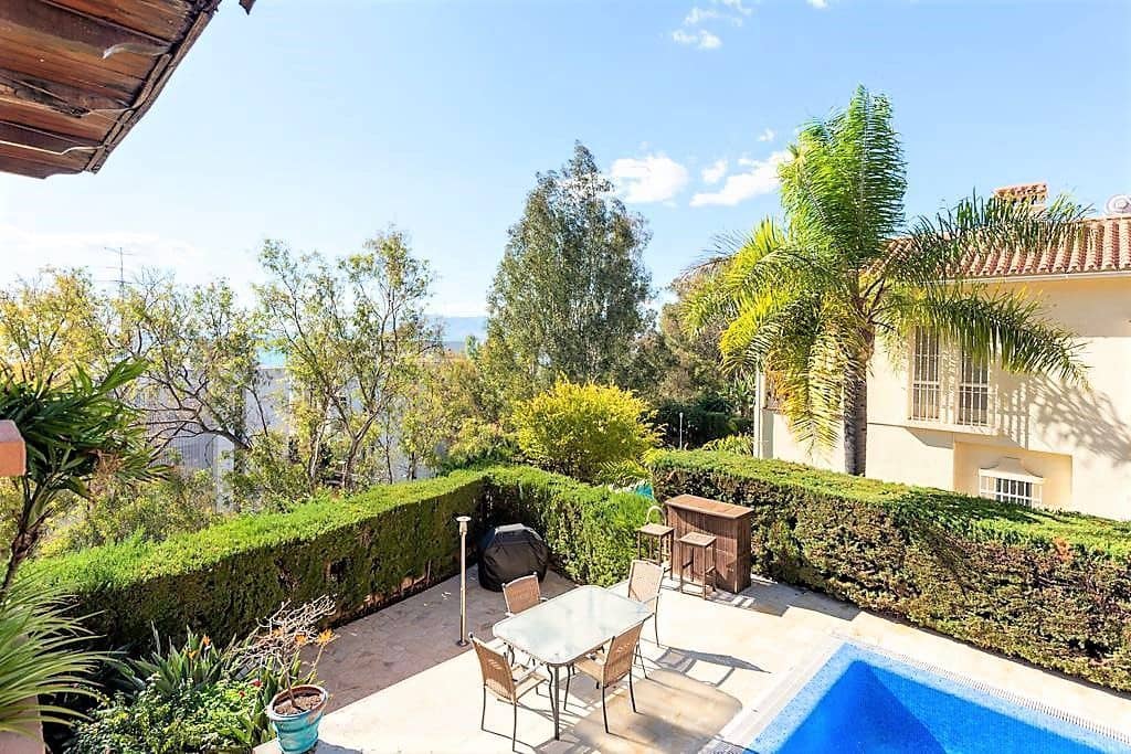 4 soverom Villa til salgs i Malaga by med svømmebasseng garasje - € 1 280 000 (Ref: 7344670)