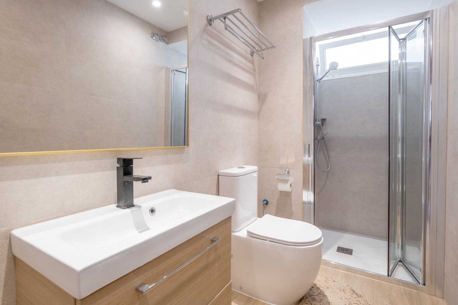 4 makuuhuone Asunto vuokrattavana paikassa Malaga kaupunki mukana 
autotalli - 3 500 € (Ref: 7747936)