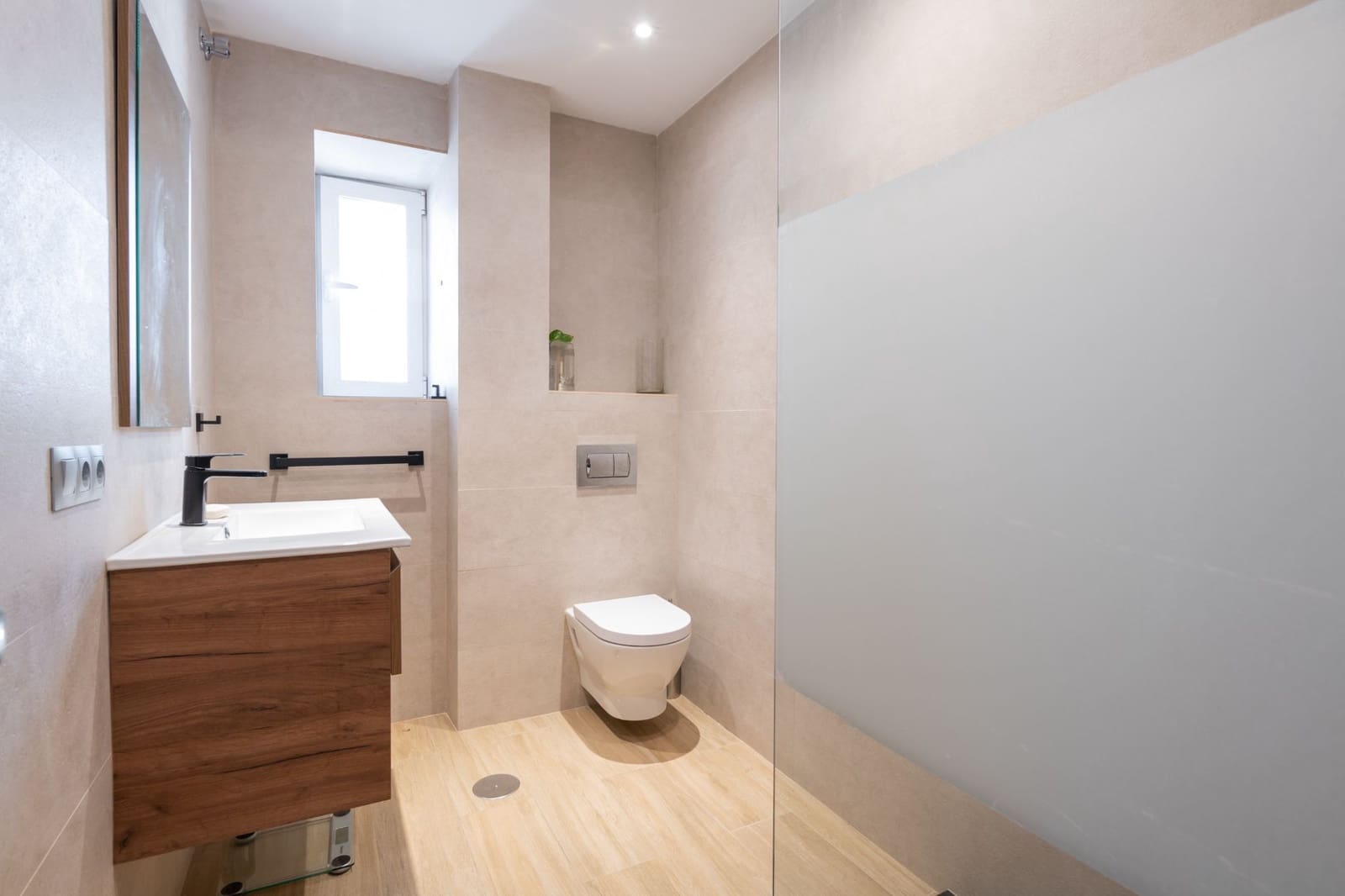 4 makuuhuone Asunto vuokrattavana paikassa Malaga kaupunki mukana 
autotalli - 3 500 € (Ref: 7747936)