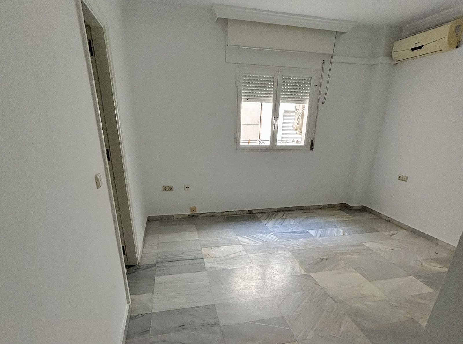 2 Zimmer Wohnung zu vermieten in Malaga Stadt - 1.800 € (Ref: 8783448)