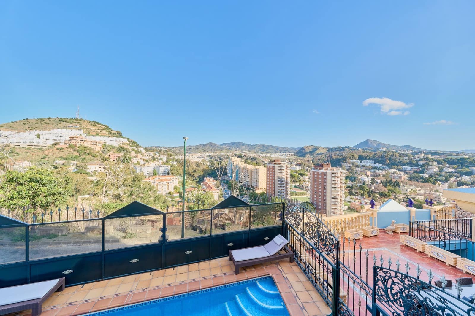 5 soveværelse Villa til salg i Malaga by med swimmingpool garage - € 1.380.000 (Ref: 8815461)