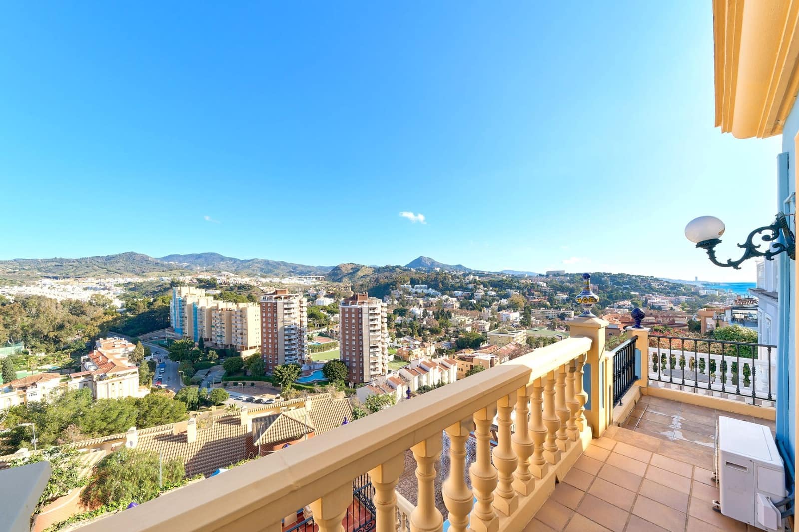 5 soveværelse Villa til salg i Malaga by med swimmingpool garage - € 1.380.000 (Ref: 8815461)