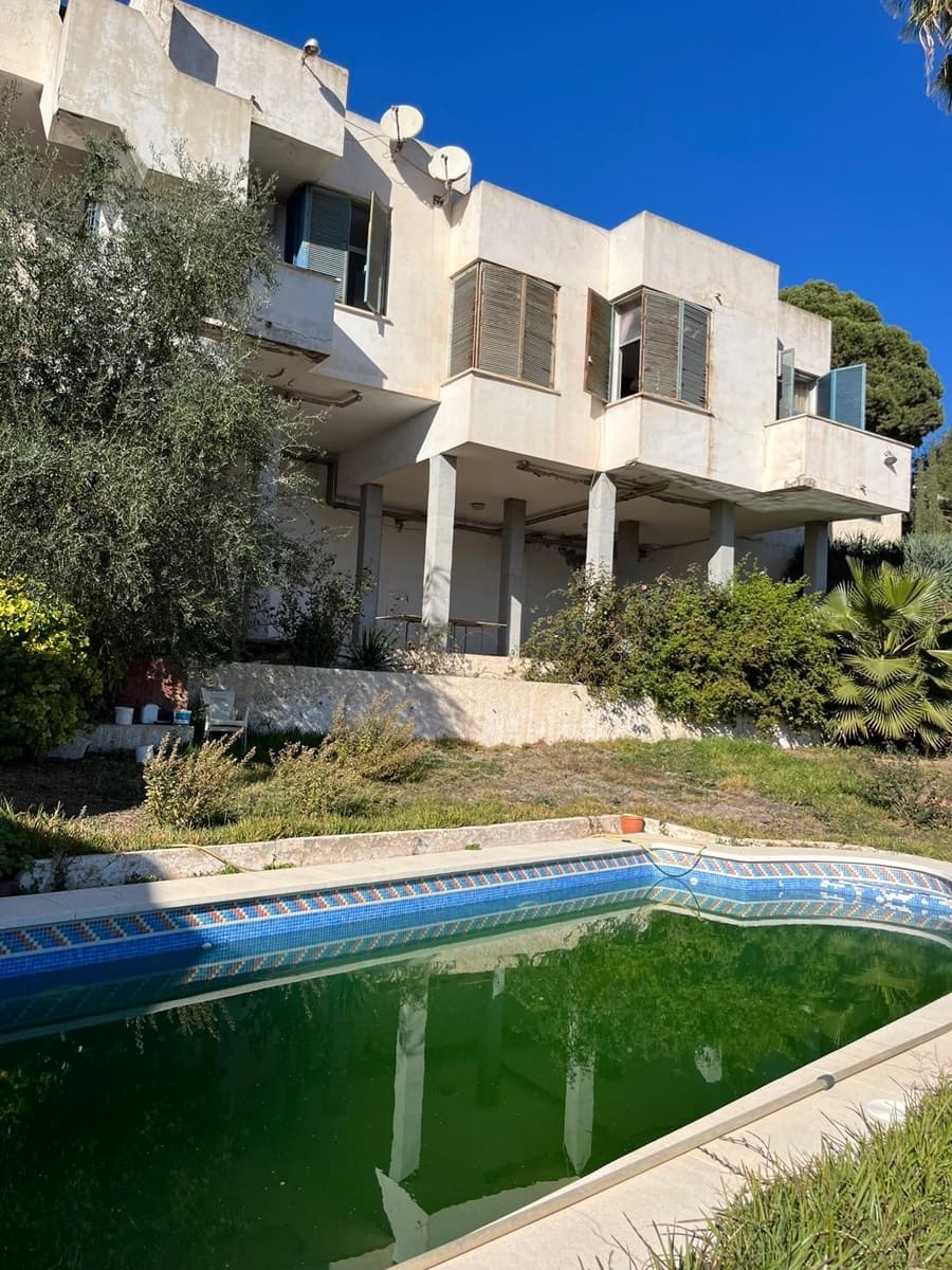 4 soveværelse Villa til salg i Malaga by med swimmingpool garage - € 890.000 (Ref: 8969953)