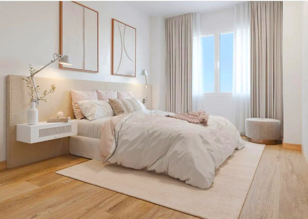 2 soveværelse Byhus til salg i Malaga by med garage - € 880.000 (Ref: 8988044)