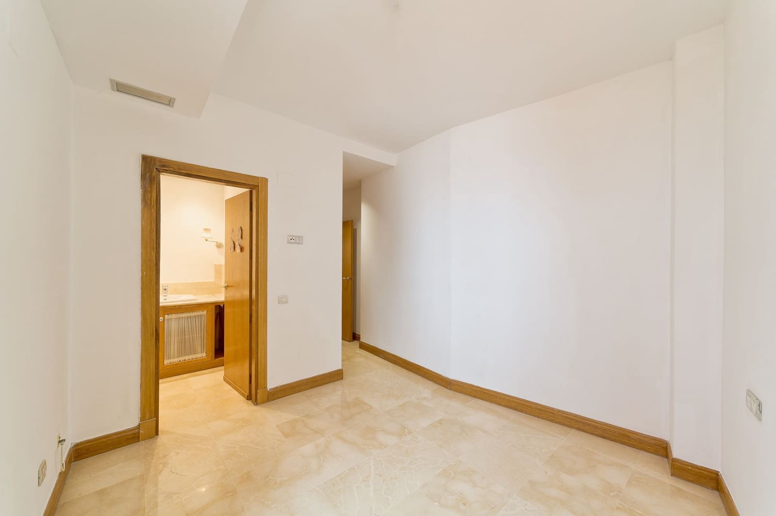 3 slaapkamer Flat te koop in Malaga stad - € 750.000 (Ref: 9097878)