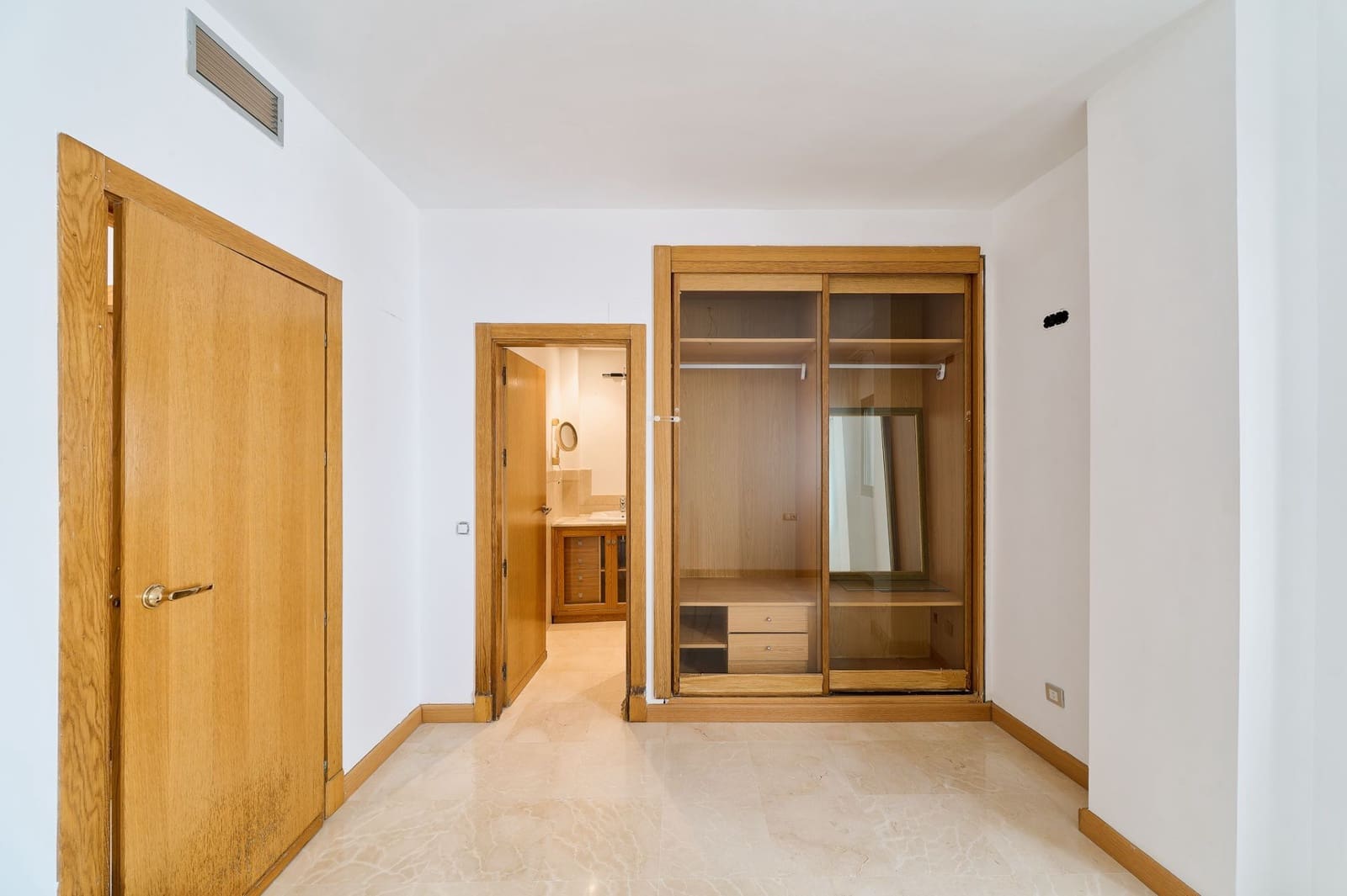 3 slaapkamer Flat te koop in Malaga stad - € 750.000 (Ref: 9097878)
