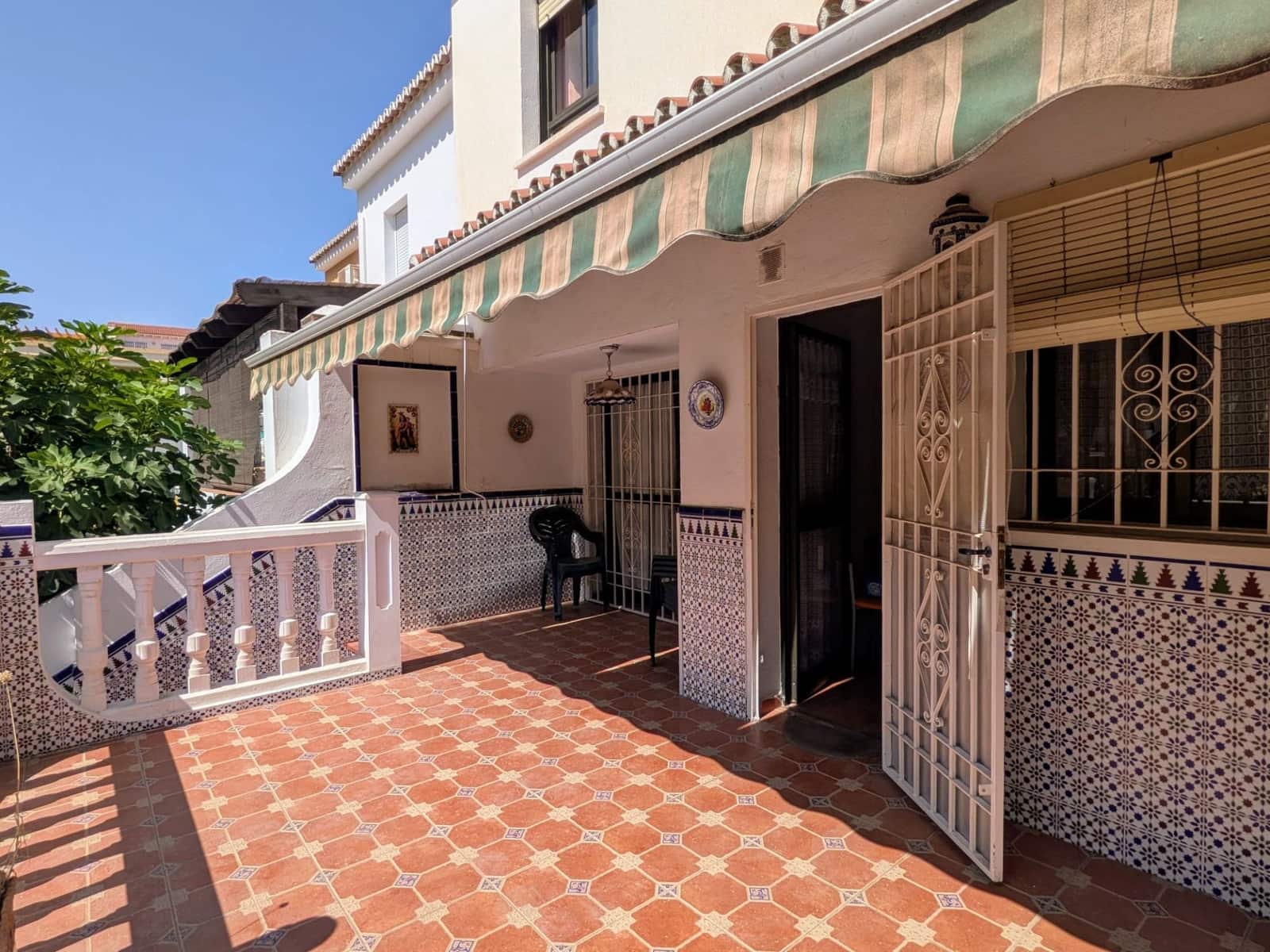 3 soveværelse Semi-Rækkehus til salg i La Cala del Moral med garage - € 550.000 (Ref: 9106271)