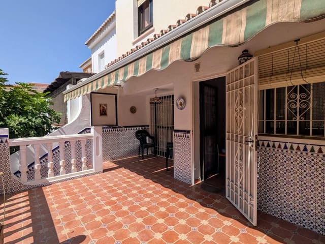 3 makuuhuone Paritalo myytävänä paikassa La Cala del Moral, Rincón de la Victoria mukana 
autotalli - 550 000 € (Ref: 9106271)