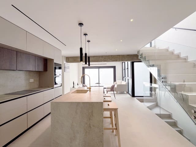 3 sovrum Villa till salu i Málaga stad med pool garage - 750 000 € (Ref: 9251851)