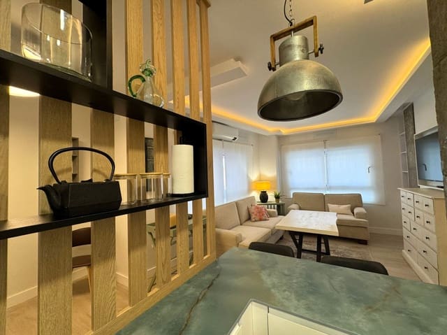 1 soveværelse Lejlighed til leje i Málaga by - € 1.600 (Ref: 9371734)