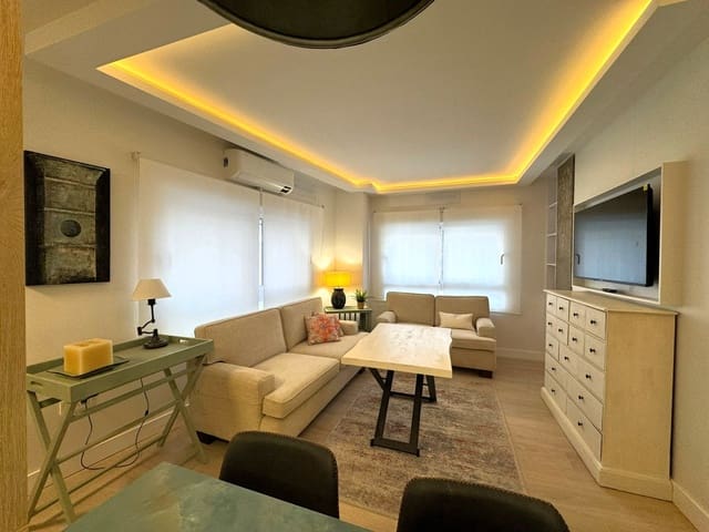 1 soveværelse Lejlighed til leje i Málaga by - € 1.600 (Ref: 9371734)