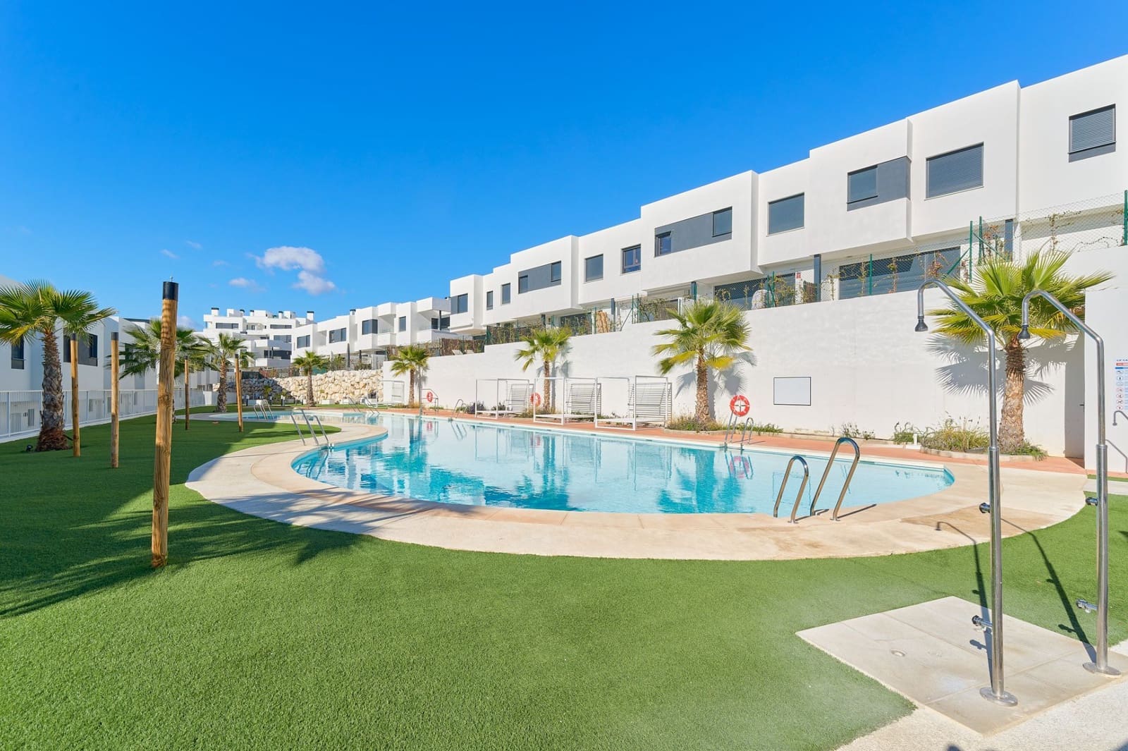 3 slaapkamer Halfvrijstaande villa te koop in La Cala de Mijas met zwembad garage - € 890.000 (Ref: 9421873)