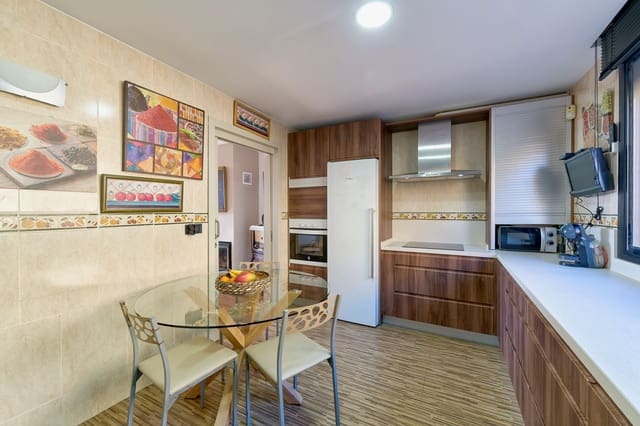 4 slaapkamer Penthouse te koop in Pedregalejo, Málaga stad met zwembad garage - € 1.400.000 (Ref: 9426880)