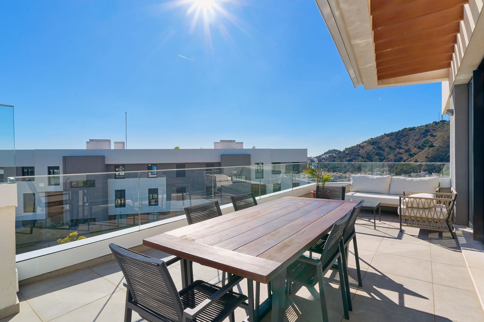 4 slaapkamer Penthouse te koop in Malaga stad met zwembad garage - € 1.300.000 (Ref: 9426881)