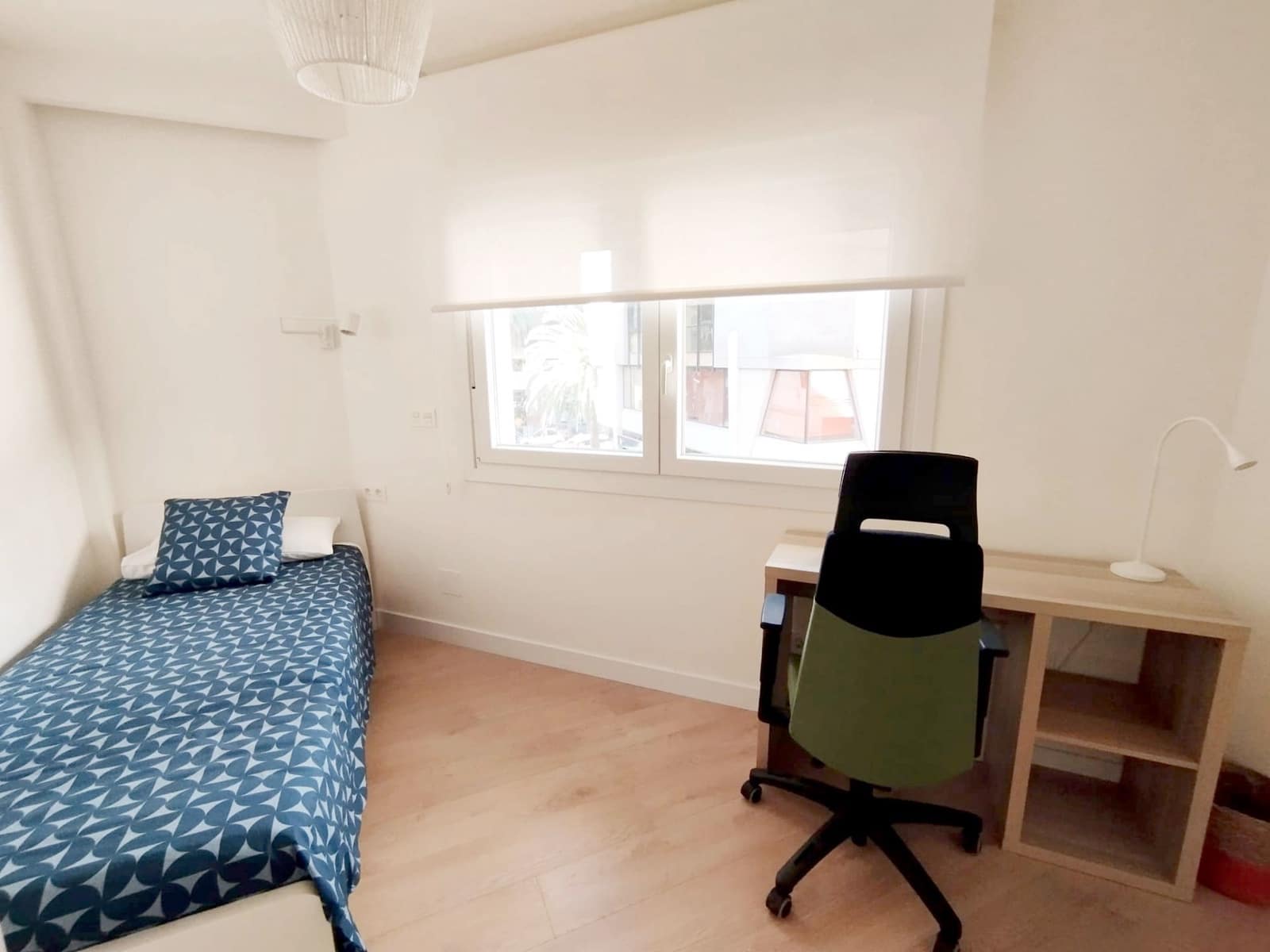 2 slaapkamer Flat te huur in Malaga stad met garage - € 2.000 (Ref: 9436704)