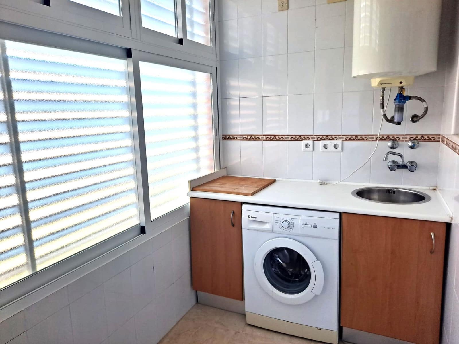 3 makuuhuone Asunto vuokrattavana paikassa Malaga kaupunki mukana uima-altaan - 1 600 € (Ref: 9501852)